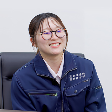 明るい挨拶から始まる、温かく活気のある職場。